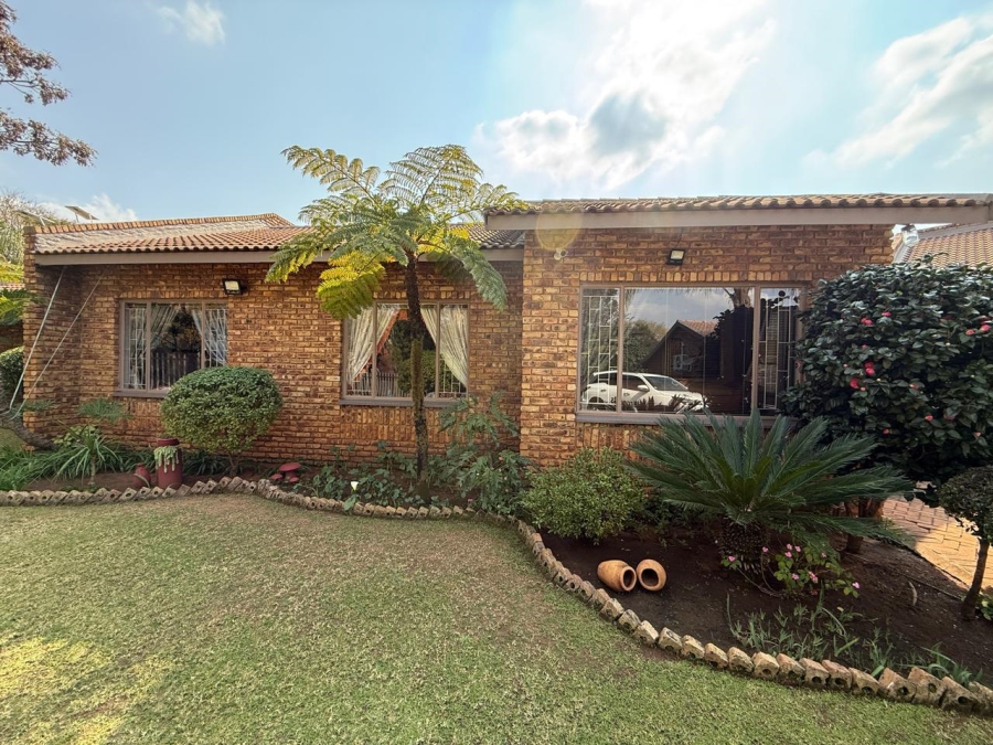 4 Bedroom Property for Sale in Geelhoutpark North West